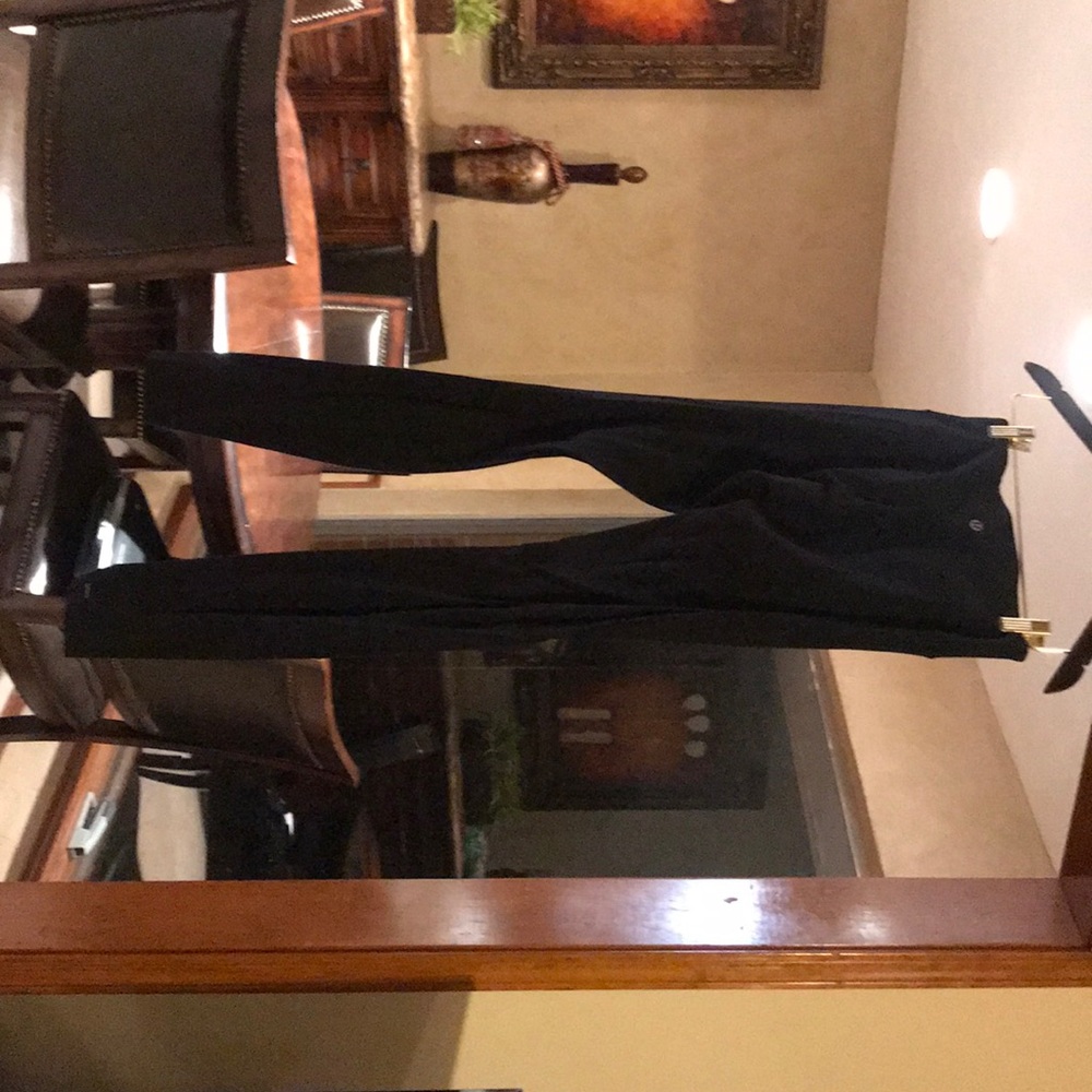 Lulu Black yoga pants